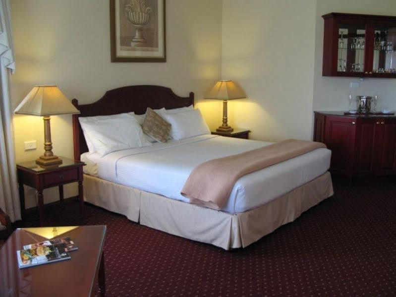 Camden Valley Inn Exterior photo